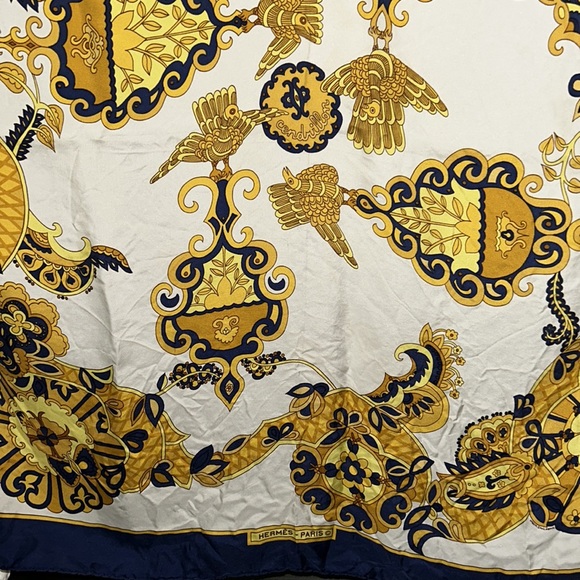 RARE HERMES x KARIN SWILDENS gorgeous silk, CENDRILLION square scarf 1970s w/box - Picture 9 of 11